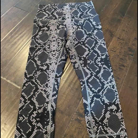 Lulu wunder under crops - Picture 1 of 1